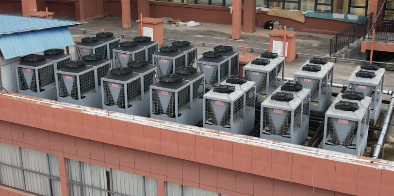 100匹空氣能機(jī)組一天能用多少電? 