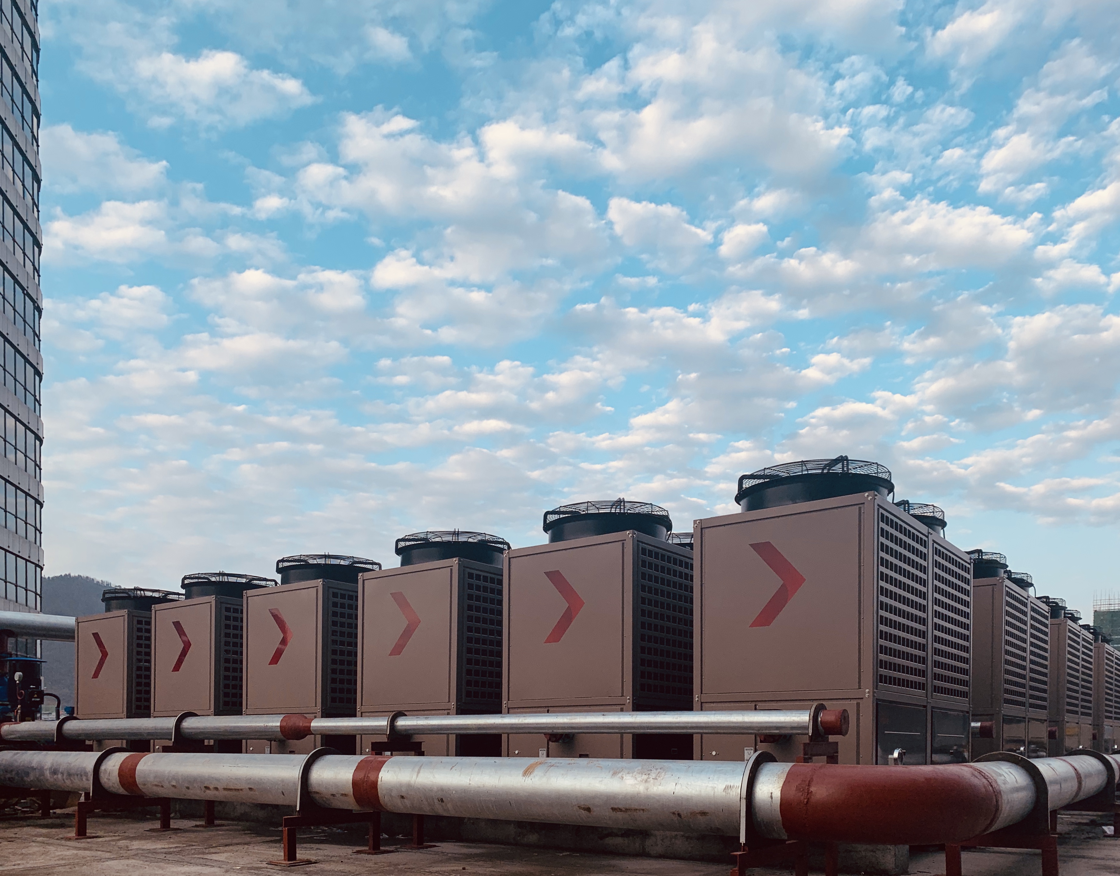 社區(qū)供暖鍋爐改造成空氣源熱泵采暖機(jī)組 