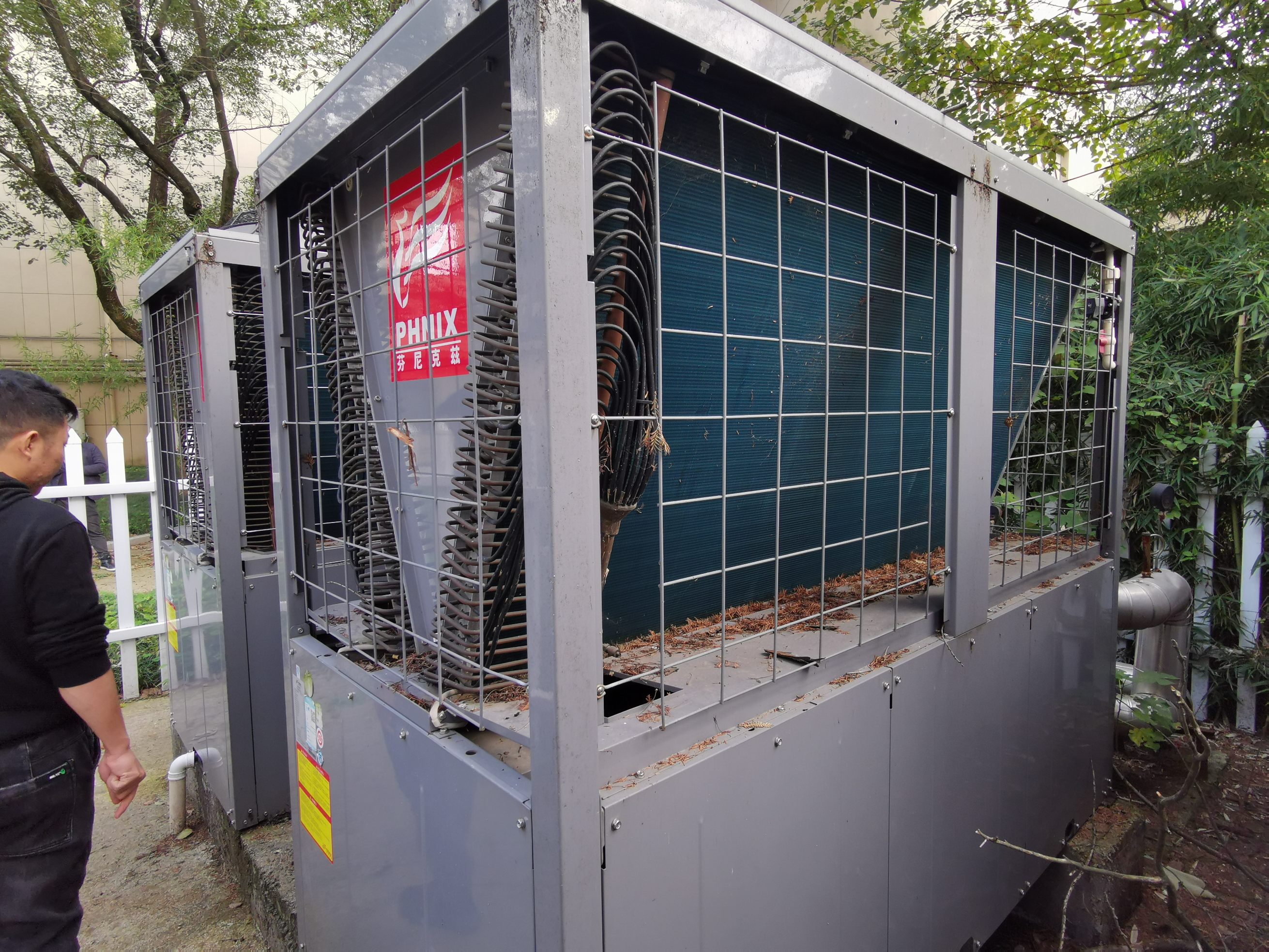 燃?xì)鉄崴骱涂諝饽軣崴髂膫€(gè)好 