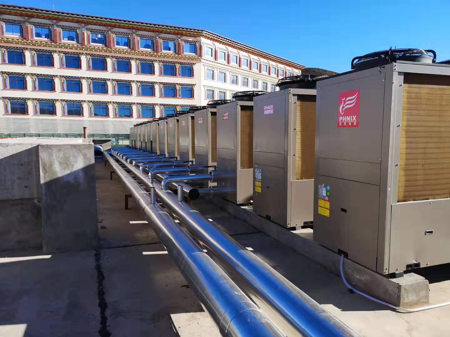 酒店采暖采用哪種設(shè)備好？強(qiáng)烈推薦芬尼空氣源熱泵 